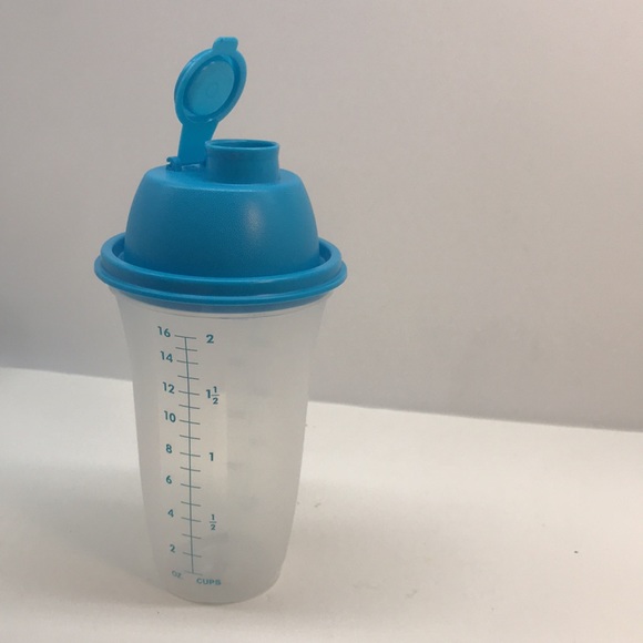 Tupperware Quick Shaker Blue Color - Picture 8 of 16